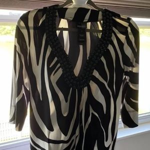 Bisou Bisou zebra print black and white shift dress. Size 10.